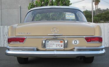 Mercedes-benz-Benz-220-se-coupe-1962-4