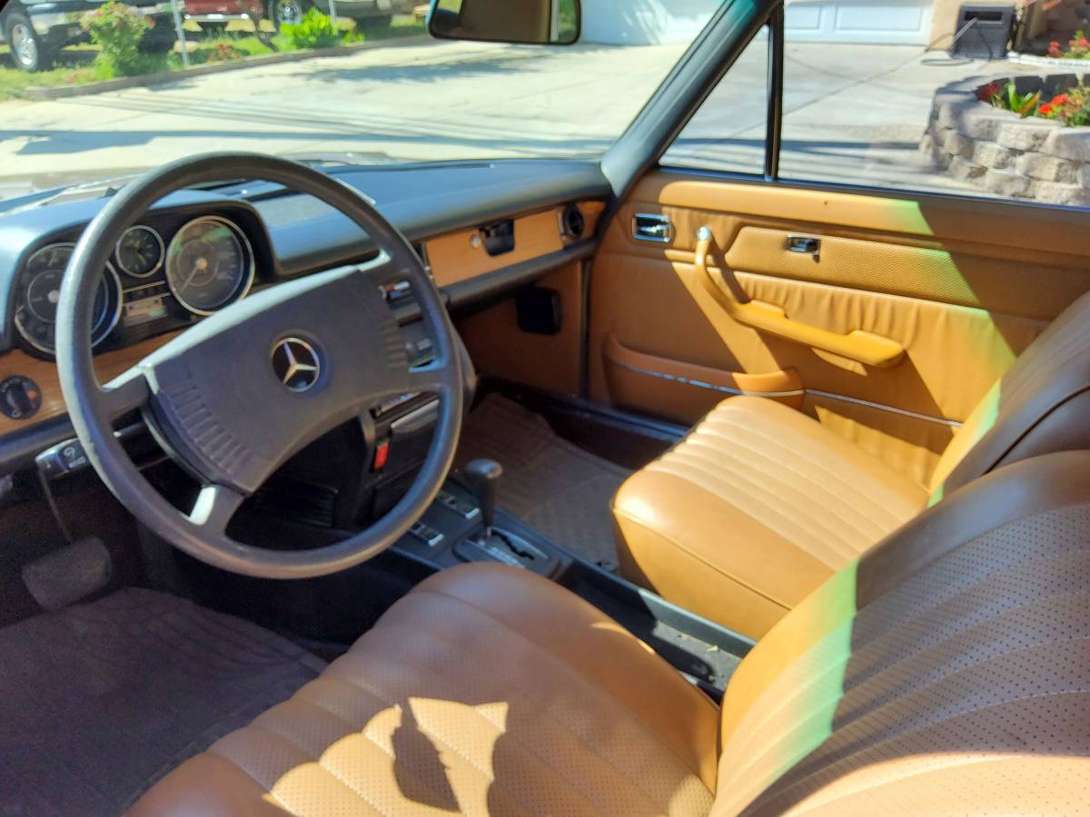 Mercedes-benz-Benz-280c-1975-10