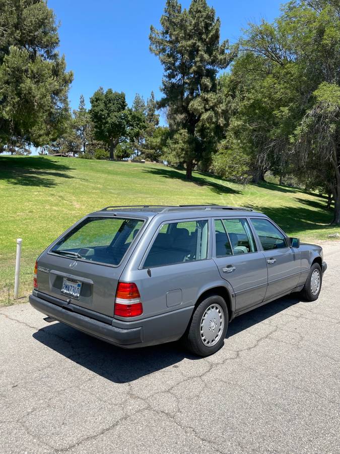 Mercedes-benz-Benz-300te-1989-3