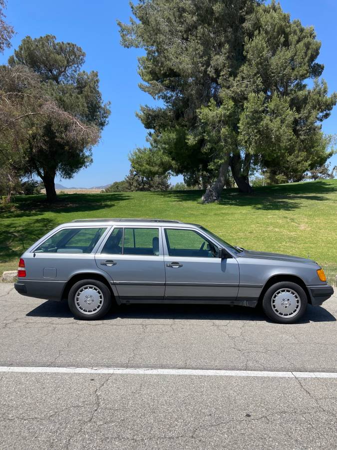 Mercedes-benz-Benz-300te-1989-4