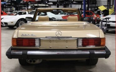 Mercedes-benz-Benz-380-sl-1981-5