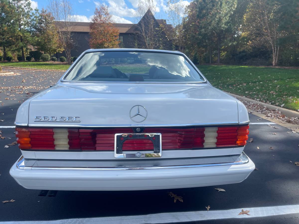 Mercedes-benz-Benz-560-sec-1989-4