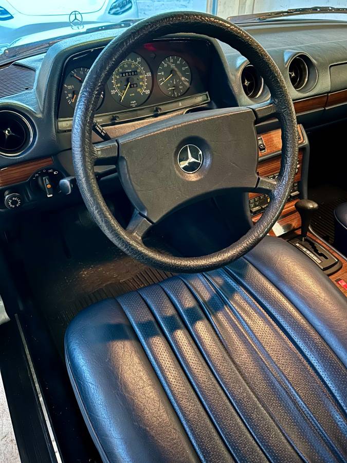 Mercedes-benz-benz-300d-diesel-1985-4