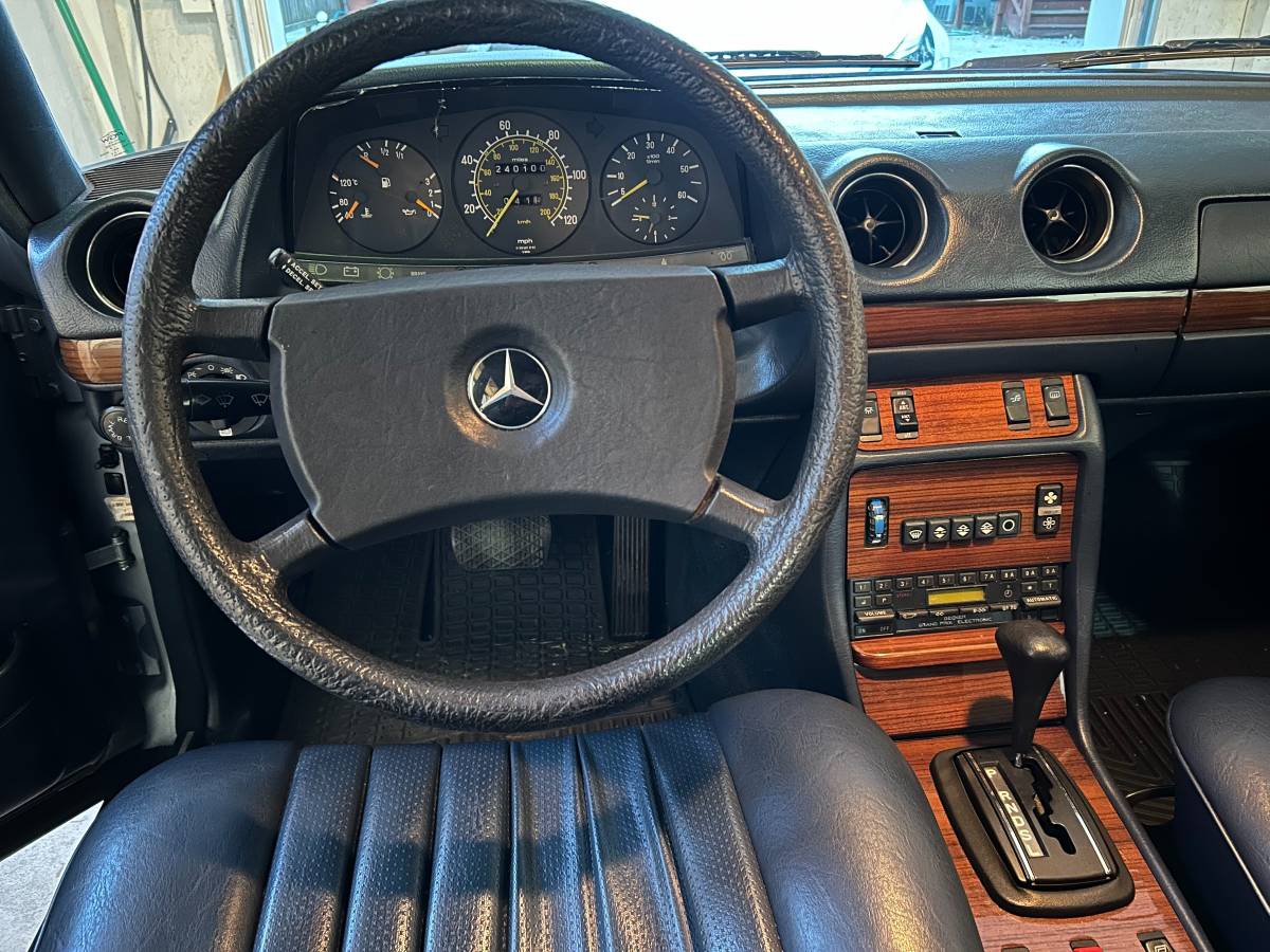 Mercedes-benz-benz-300d-diesel-1985-6