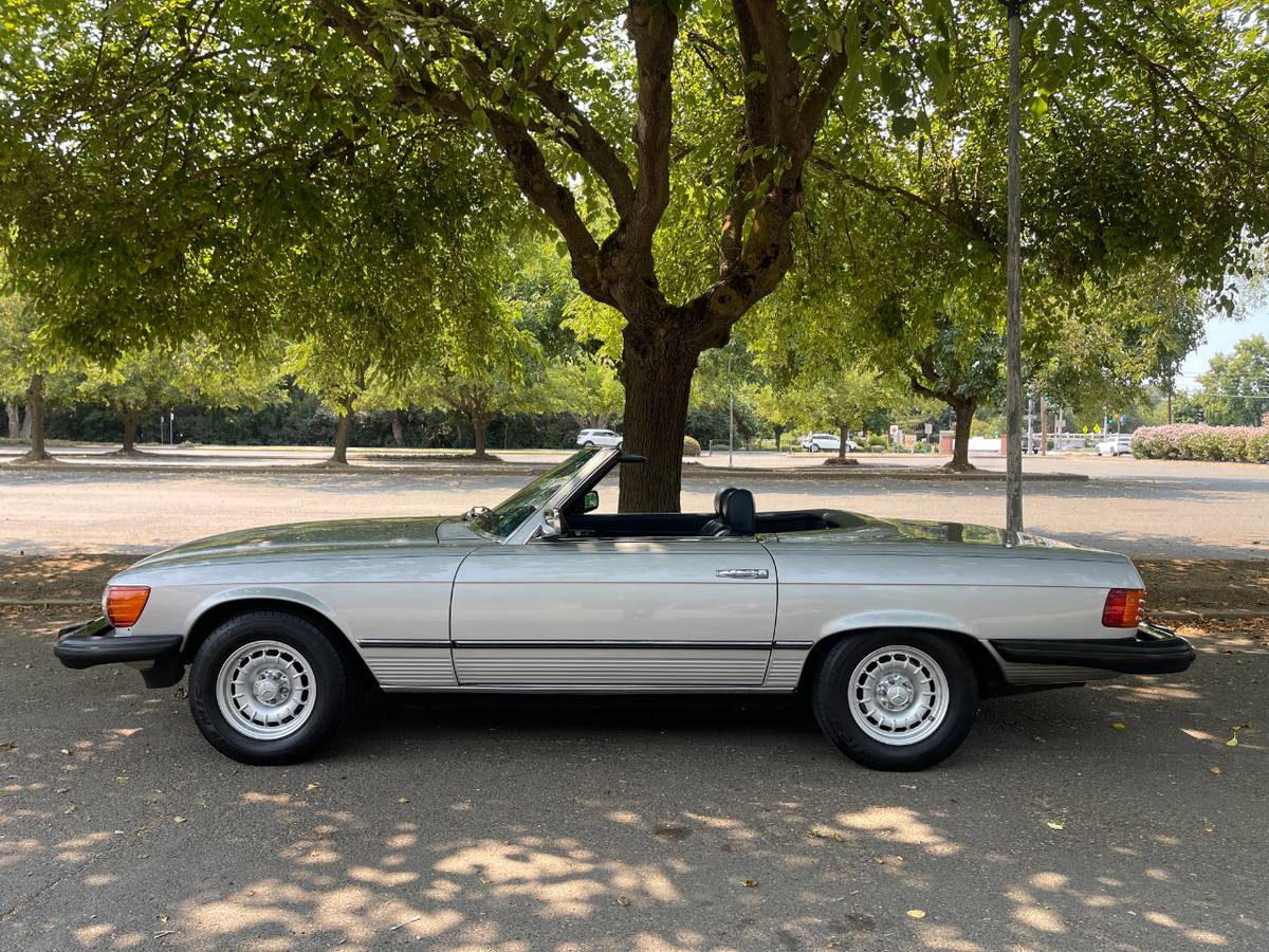 Mercedes-benz-benz-380-1981-14