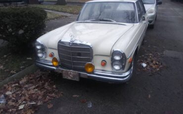 Mercedes-benz-benz-560-560sel-1986-14