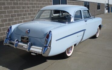 Mercury-2-Door-Sedan-1952-6