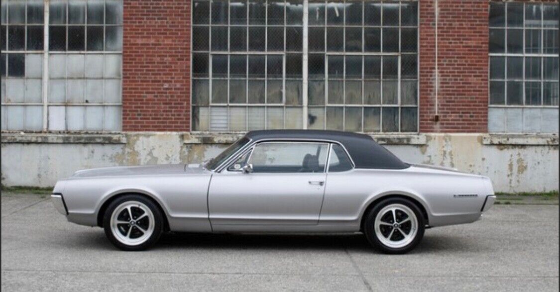 Mercury-Cougar-Coupe-1967-13