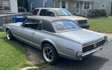 Mercury-Cougar-Coupe-1967-2