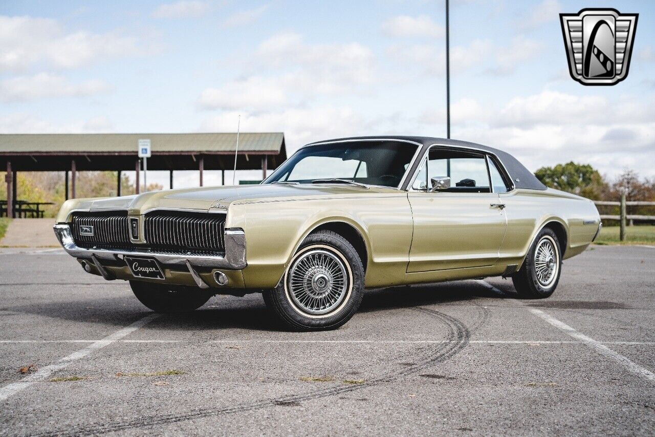 Mercury-Cougar-Coupe-1967-2