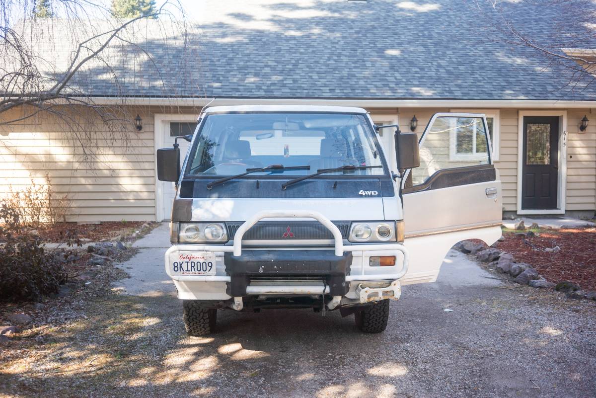 Mitsubishi-Delica-diesel-1989-1