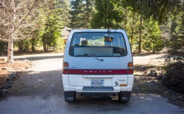 Mitsubishi-Delica-diesel-1989-5