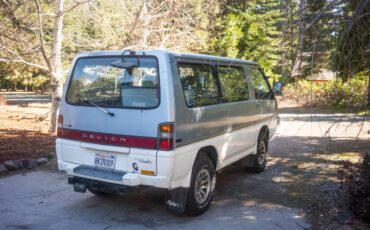 Mitsubishi-Delica-diesel-1989-6