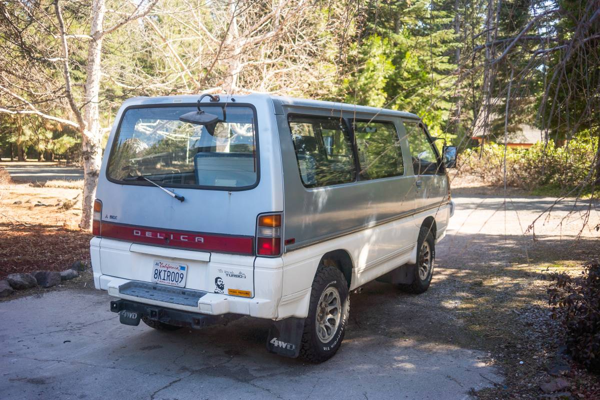 Mitsubishi-Delica-diesel-1989-6