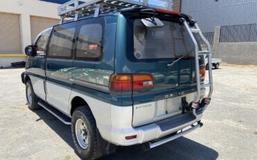 Mitsubishi-Fuso-Delica-Van-1995-12