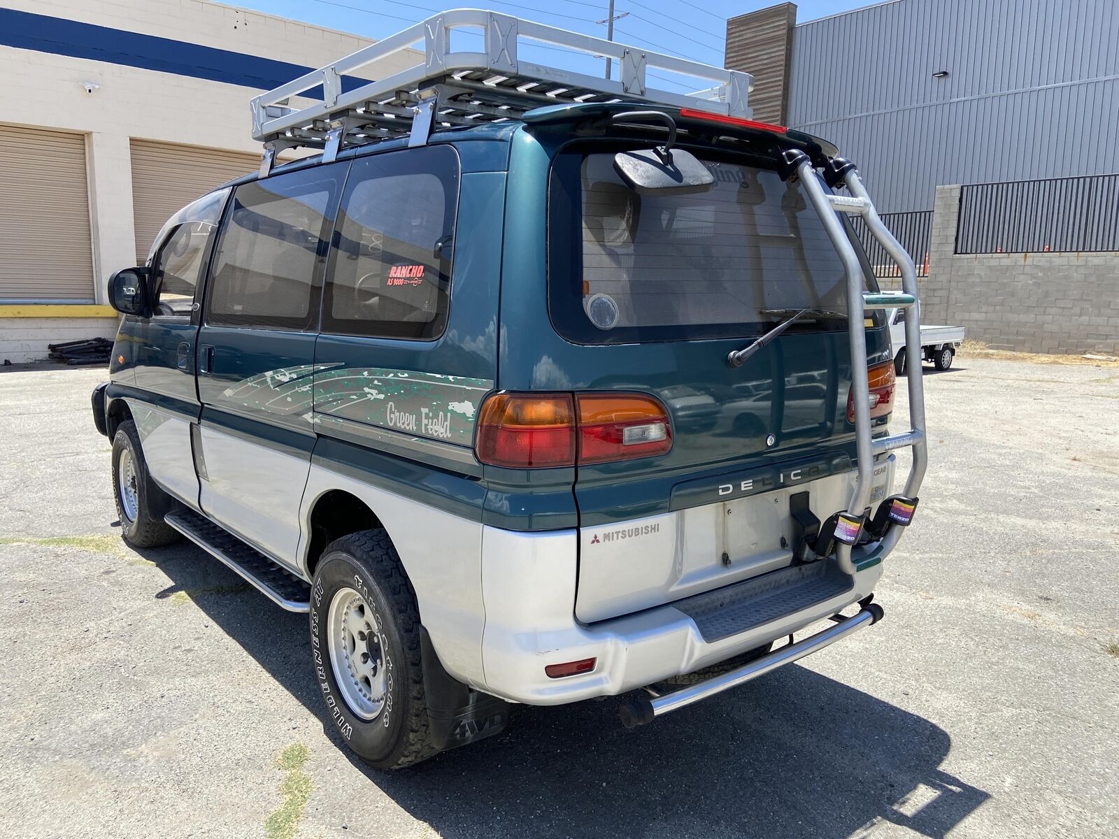 Mitsubishi-Fuso-Delica-Van-1995-12