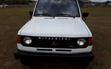 Mitsubishi-Fuso-Montero-SUV-1990-1