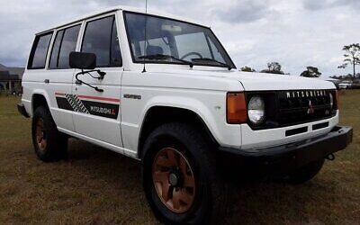 Mitsubishi Fuso Montero SUV 1990 à vendre