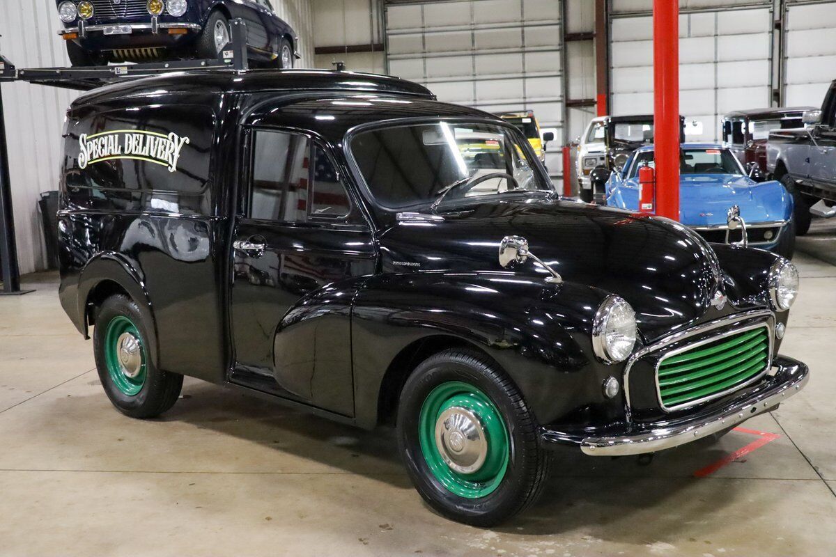 Morris-Minor-Van-Van-1960-11