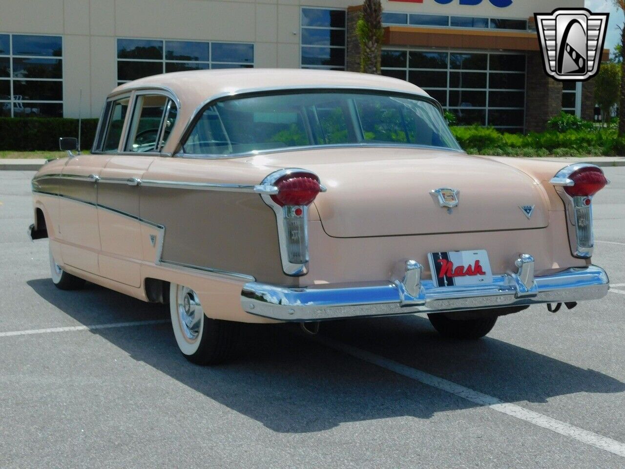 Nash-Ambassador-1957-3