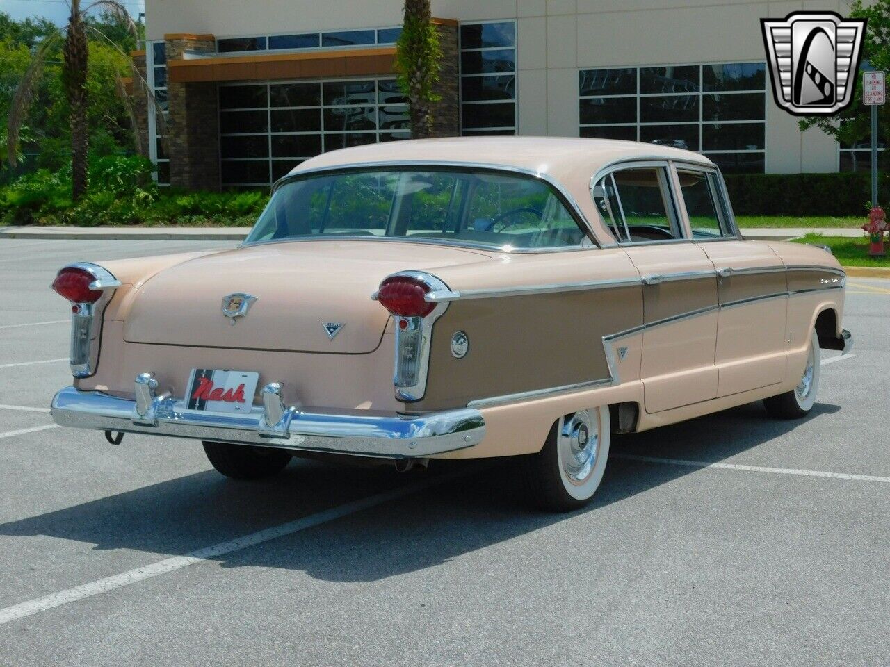 Nash-Ambassador-1957-4