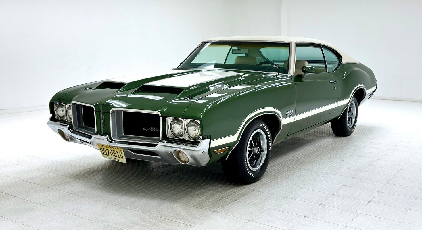 Oldsmobile 442  year1}