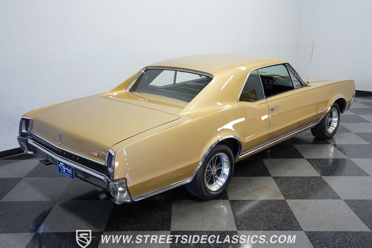 Oldsmobile-442-Coupe-1967-24