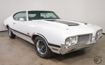 Oldsmobile-442-W-30-HOLIDAY-COUPE-1970-1