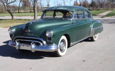 Oldsmobile-88-2-door-club-sedan-1949-6