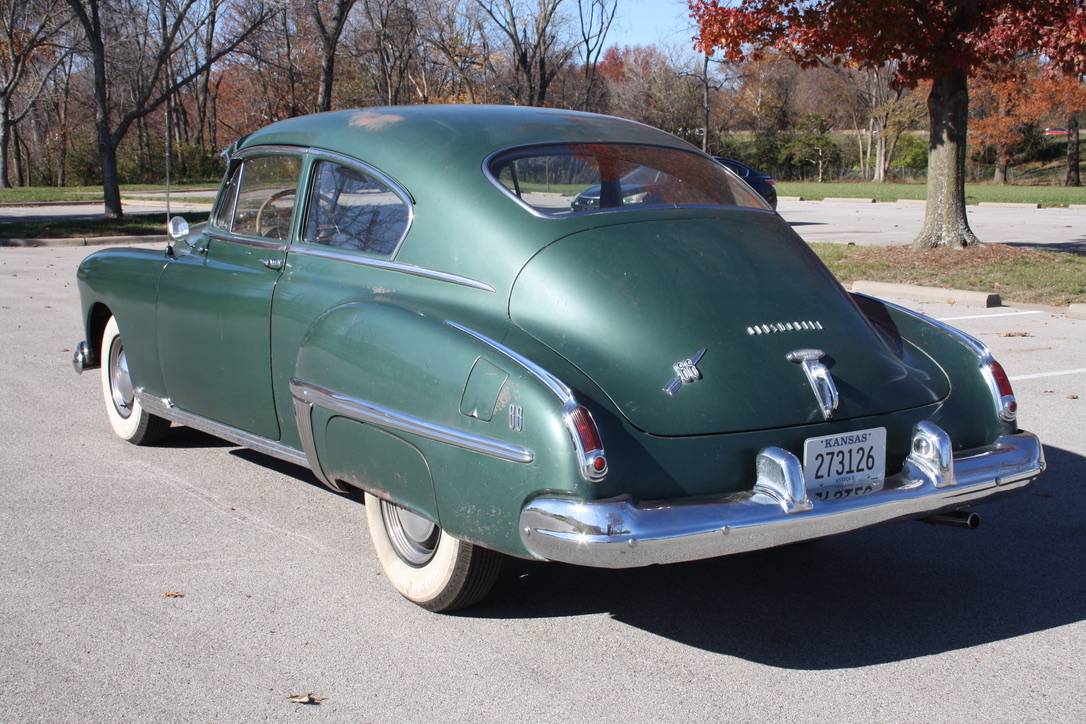 Oldsmobile-88-2-door-club-sedan-1949