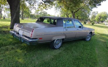 Oldsmobile-98-regency-1983-5