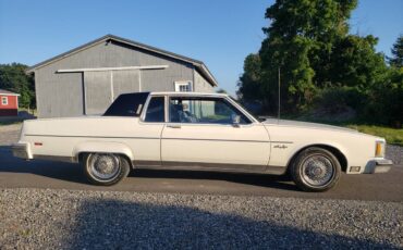 Oldsmobile-98-regency-coupe-1981-17