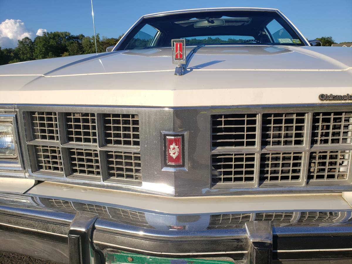 Oldsmobile-98-regency-coupe-1981-3