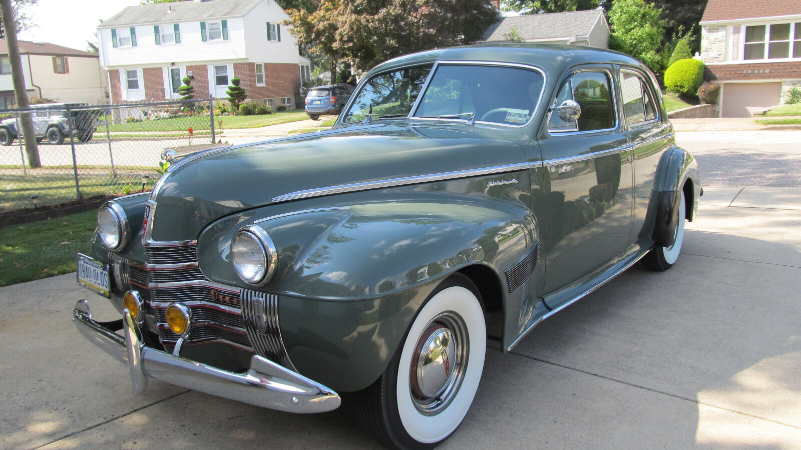 Oldsmobile-Custom-Cruiser-Berline-1940-5