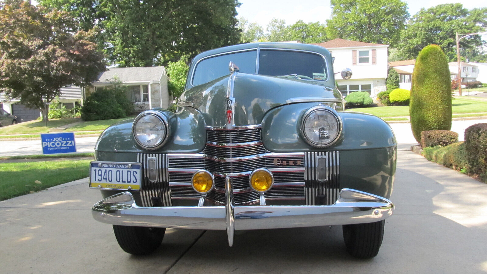 Oldsmobile-Custom-Cruiser-Berline-1940-6