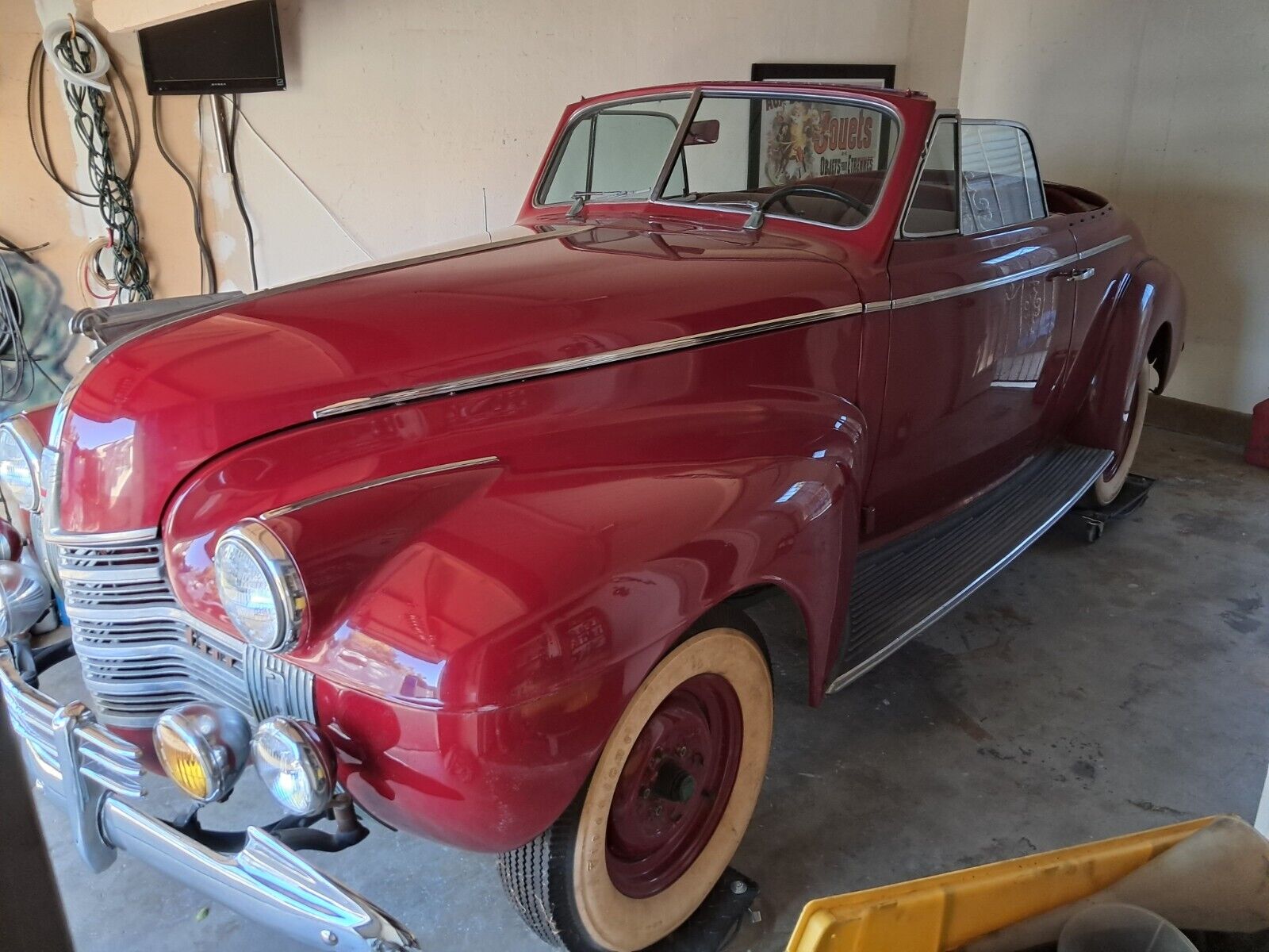 Oldsmobile-Custom-Cruiser-Cabriolet-1940-8