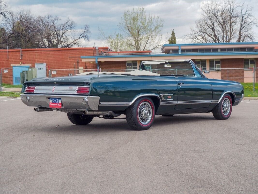 Oldsmobile-Cutlass-1965-1