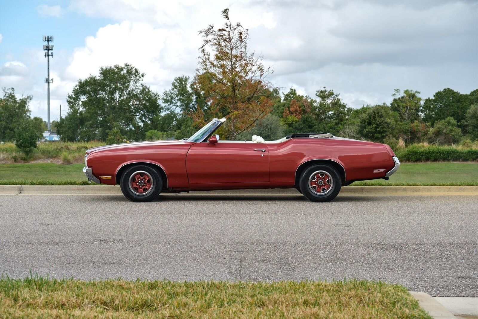 Oldsmobile-Cutlass-1970-1