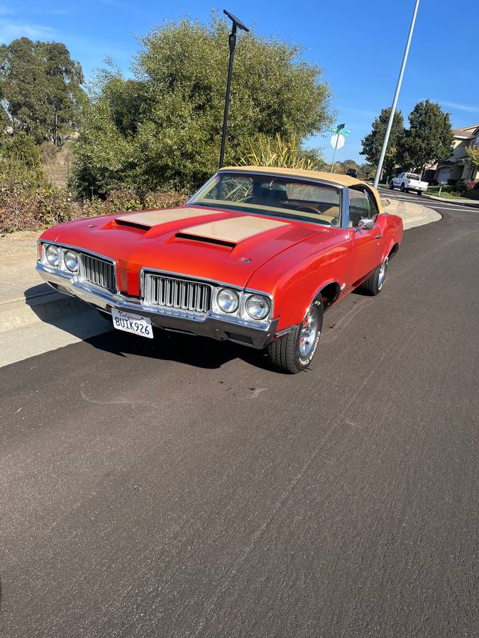 Oldsmobile-Cutlass-1970-3