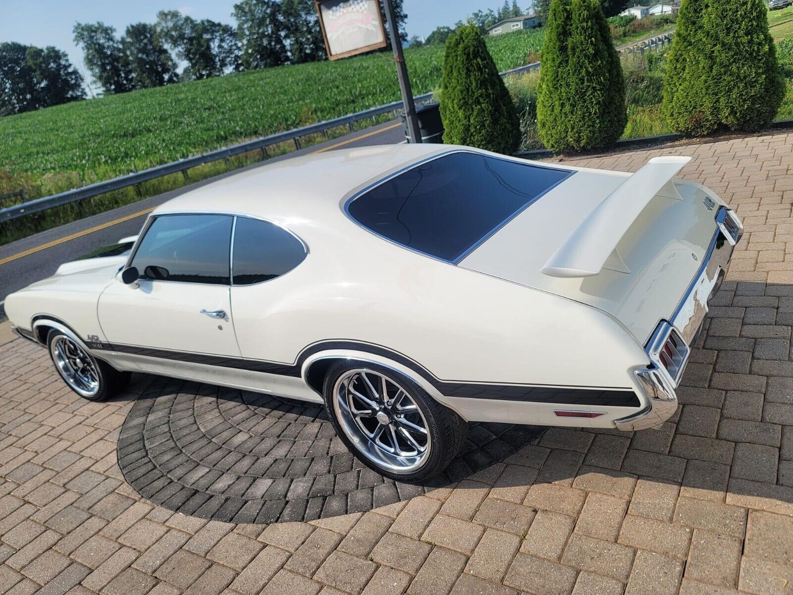 Oldsmobile-Cutlass-1972-24