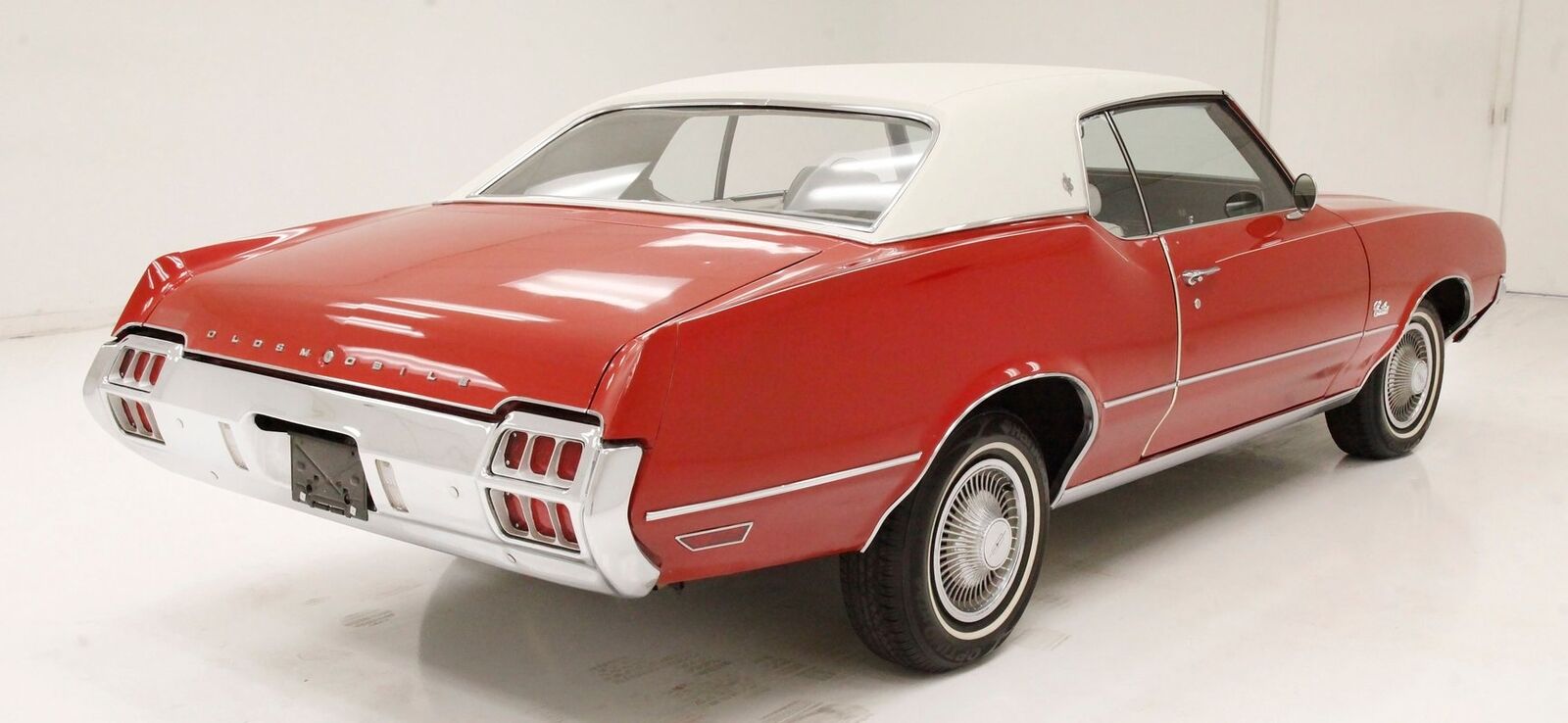 Oldsmobile-Cutlass-1972-3