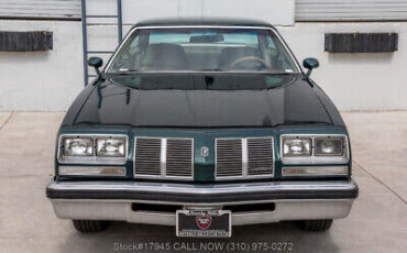 Oldsmobile-Cutlass-1977-1