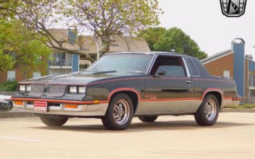 Oldsmobile-Cutlass-1983-3