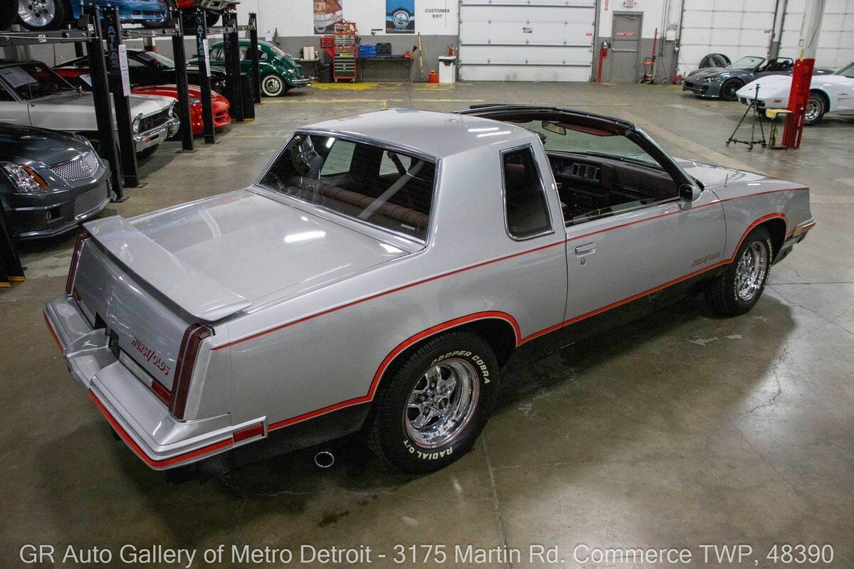 Oldsmobile-Cutlass-1983-6