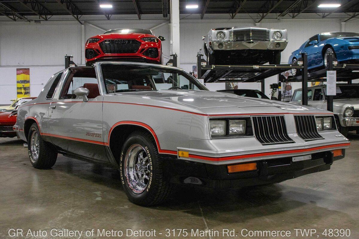 Oldsmobile-Cutlass-1983-9