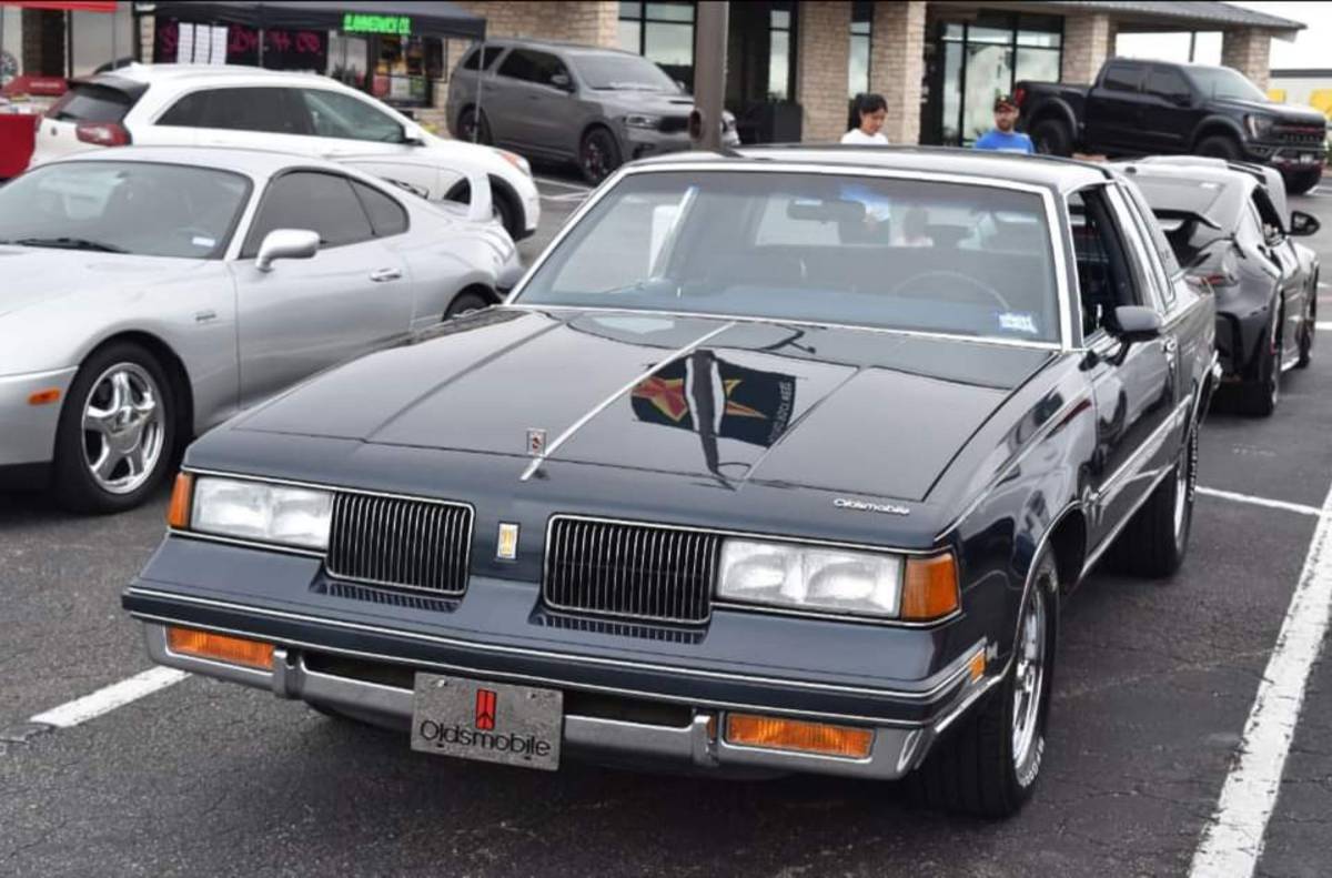 Oldsmobile-Cutlass-1987-2