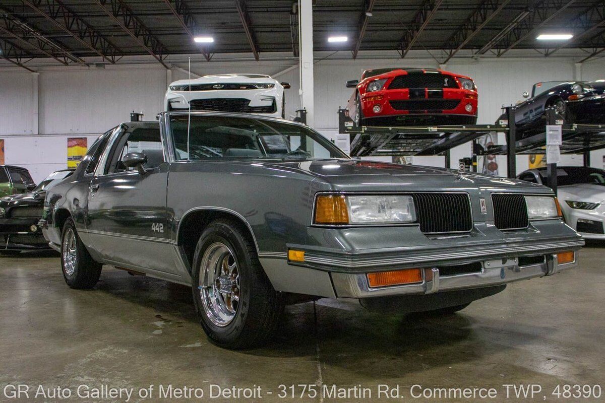 Oldsmobile-Cutlass-1987-9