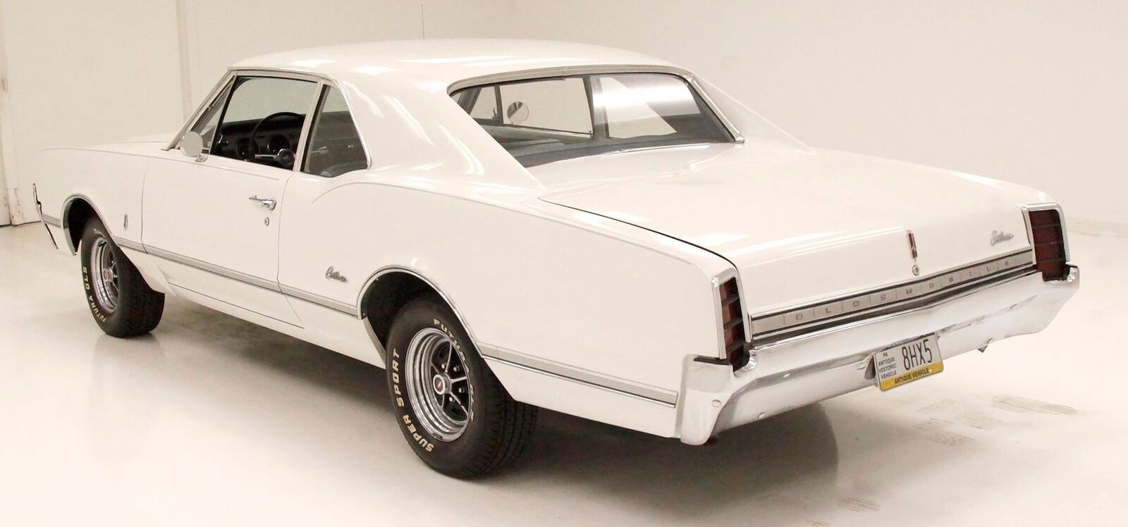 Oldsmobile-Cutlass-Coupe-1966-3