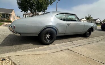 Oldsmobile-Cutlass-Coupe-1968-1