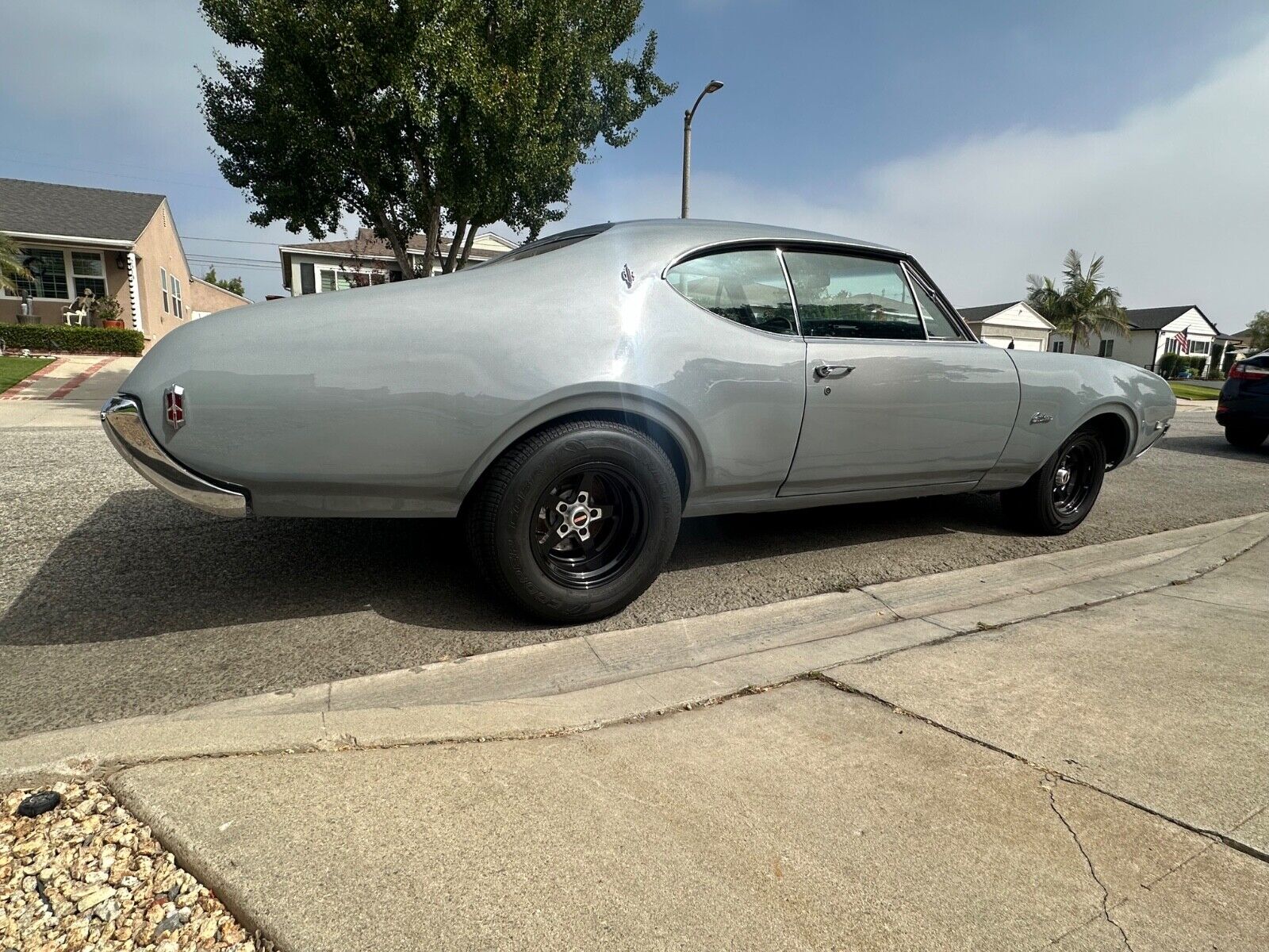 Oldsmobile-Cutlass-Coupe-1968-1